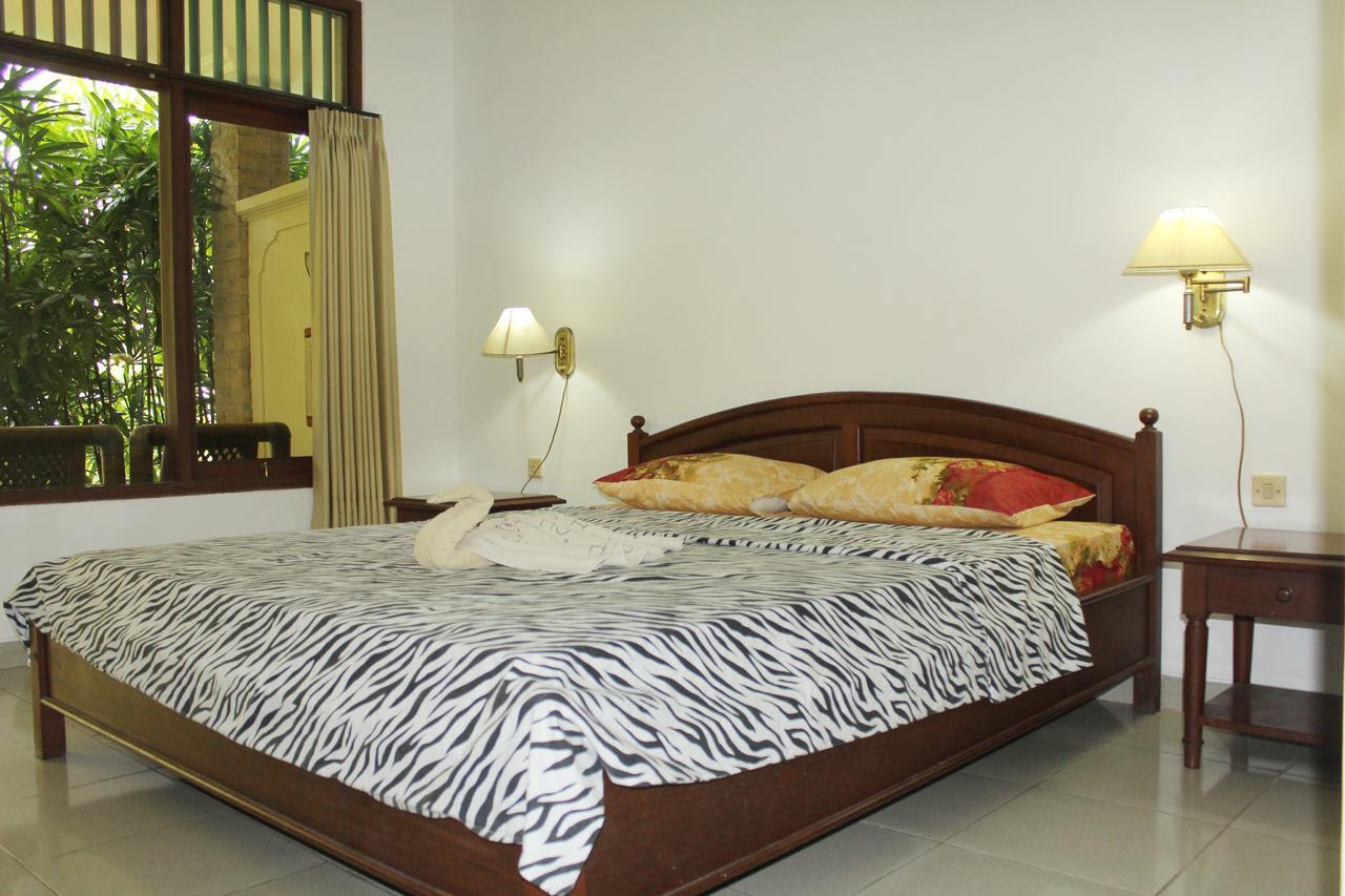 Yulia 1 Bed & Breakfast Sanur  Exterior photo